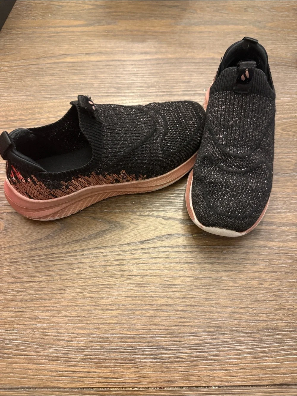Skechers Kids Black and Pink Sequins Slip-On Knit Sneakers Girls 3.5